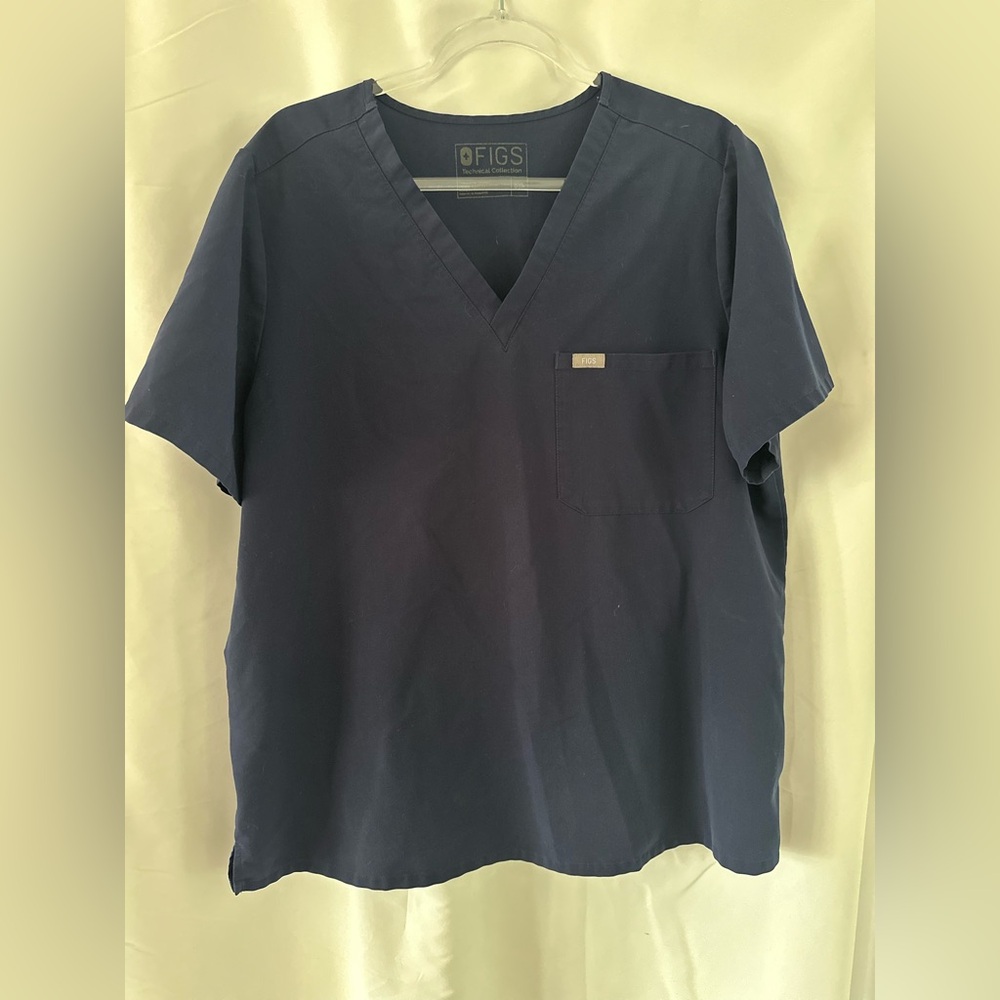 Figs Women’s Scrub Top. Navy Blue. Size XXL.